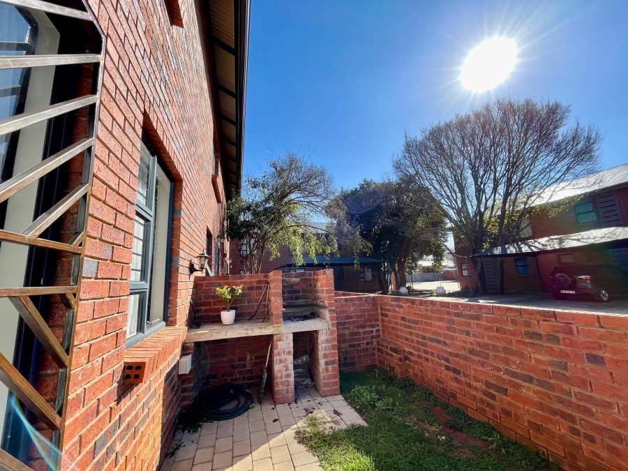 2 Bedroom Property for Sale in Potchefstroom North West